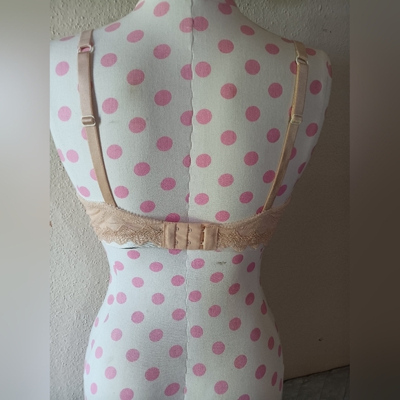 Heidy Klum Cream Intimates Bra for Comfort and Style - Picture 7 of 10